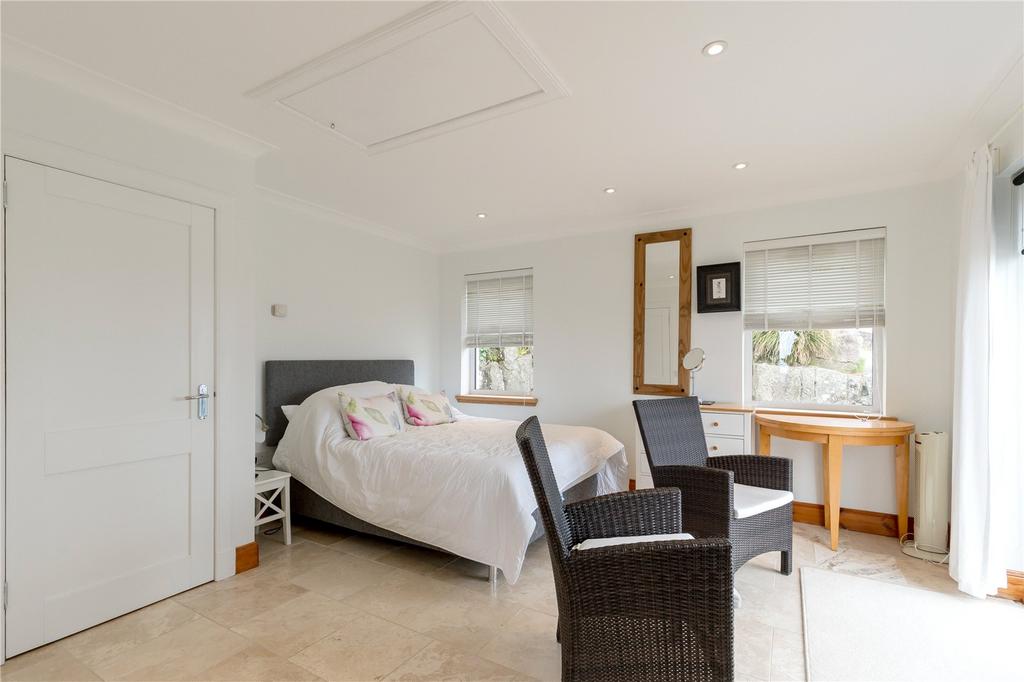 Studio -Bedroom Area