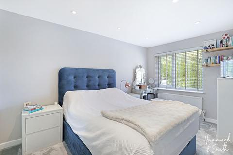 34 Highfield Green, Epping, CM16 5HD