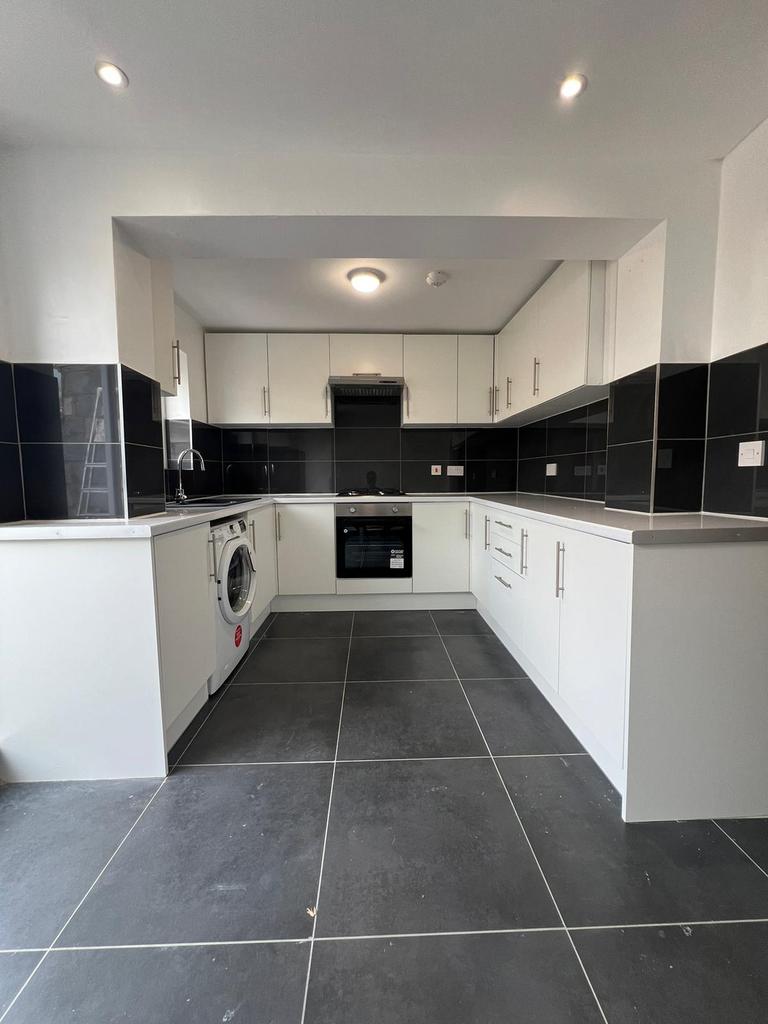 3 Bedroom House For Rent Enfield, EN3 3 bed terraced house £2,150 pcm