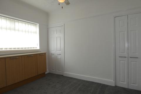 2 bedroom flat to rent, Grace Street, Byker