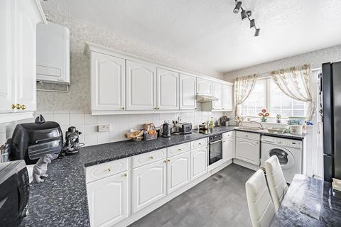 4 bedroom semi-detached house for sale, Edgwarebury Gardens, Edgware, Greater London. HA8 8LL