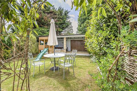 19 Ashley Drive, Twickenham, TW2 6HJ