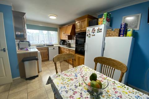 3 bedroom terraced house for sale, KNAPHILL