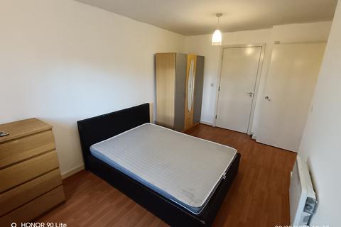 2 bedroom flat to rent, High Street Colliers Wood, London SW19