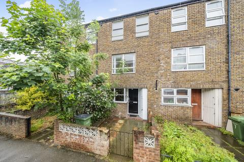3 bedroom terraced house to rent, Jessup Close London SE18
