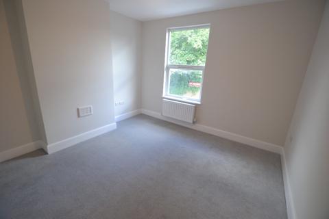 2 bedroom terraced house to rent, Hartley Road, Nottingham NG7