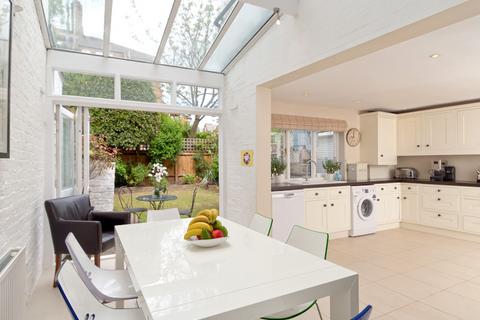 4 bedroom end of terrace house to rent, Woodsome Road, Dartmouth Park NW5