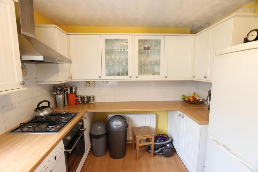Maidstone, Maidstone ME16 2 bed flat to rent £1,000 pcm (£231 pw)