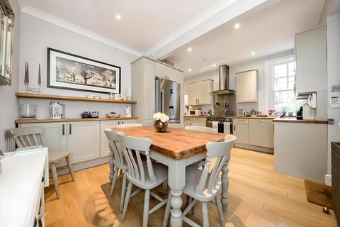 2 bedroom flat for sale, Nightingale Lane, London, SW12