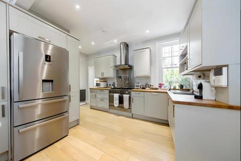 2 bedroom flat for sale, Nightingale Lane, London, SW12