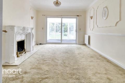 2 Broad Oak Way, Rayleigh, SS6 8JU