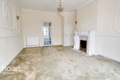 2 Broad Oak Way, Rayleigh, SS6 8JU