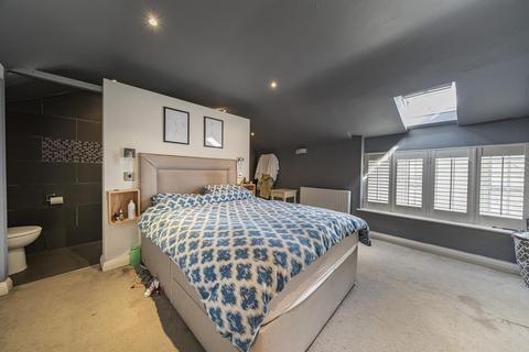 2 bedroom terraced house for sale, Griffin Mews, Balham