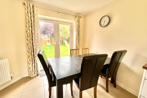 39 Brampton Grange Drive, Middlemore, Daventry, NN11 8BE