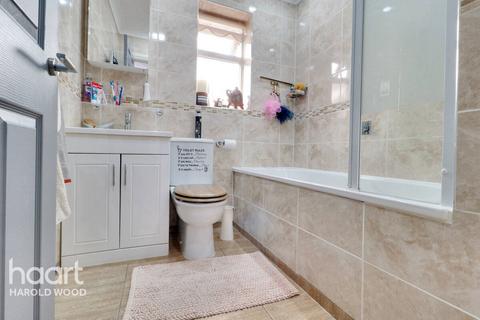 1, Hardy Court Penrith Road, Romford, RM3 9NS