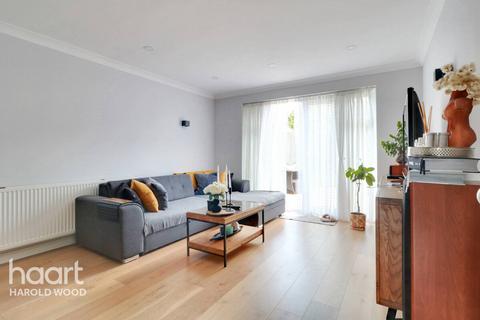 1, Hardy Court Penrith Road, Romford, RM3 9NS
