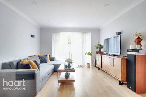 1, Hardy Court Penrith Road, Romford, RM3 9NS