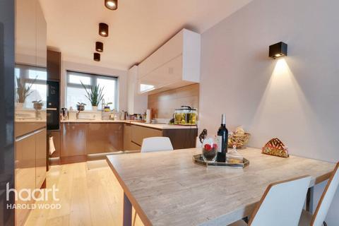 1, Hardy Court Penrith Road, Romford, RM3 9NS