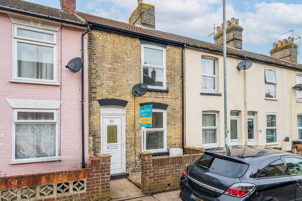 Edinburgh Road, Lowestoft 2 bed terraced house for sale £150,000
