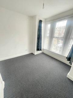 1 bedroom flat to rent, Goodmayes Lane, Ilford IG3