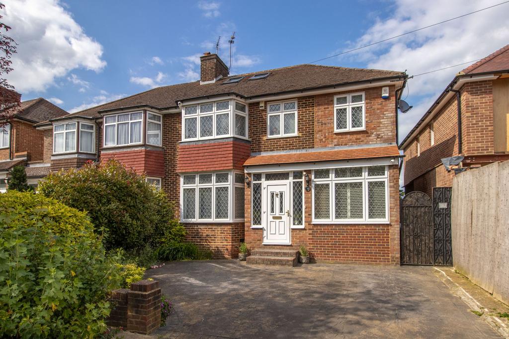 Enfield EN2 4 bed semidetached house for sale £895,000