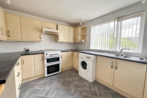 2 bedroom ground floor flat to rent, Meadowside Place, Airdrie ML6