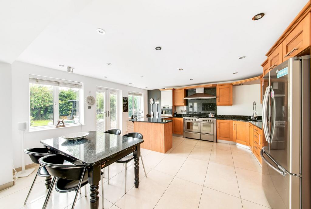 Living dining kitchen