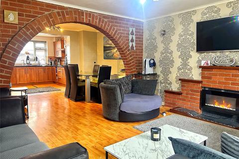 4 bedroom terraced house for sale, Alma Street, Cronkeyshaw, Rochdale, Greater Manchester, OL12