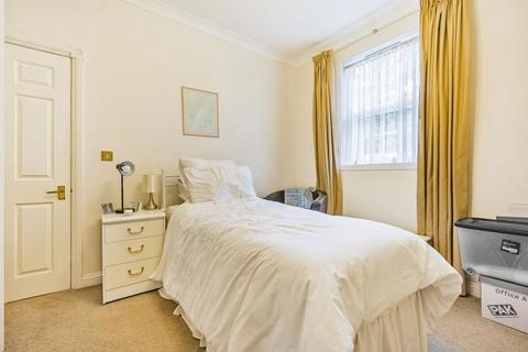 1 bedroom flat for sale, War Memorial Place, Henley-On-Thames, RG9 1EP