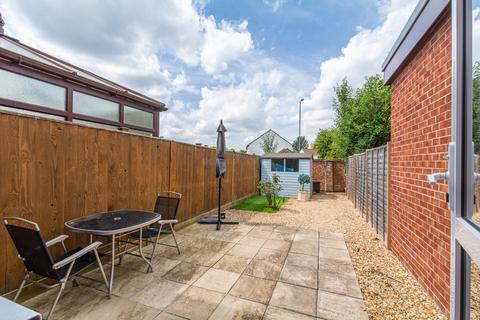 2 bedroom terraced house to rent, Sutherland Avenue, Yate, BS37