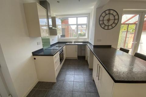 3 bedroom semi-detached house to rent, Hill Rise, Birstall LE4