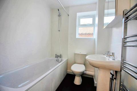 1 bedroom house to rent, Boundary Road, Wooburn Green HP10