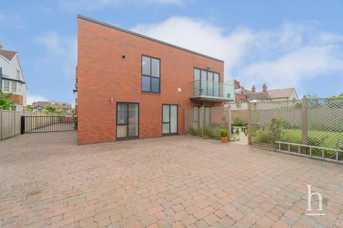3 bedroom link detached house for sale, Lingdale Road, West Kirby CH48