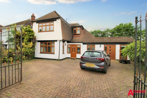 4 bedroom detached house to rent, Great Nelmes Chase, Emerson Park, Hornchurch, RM11