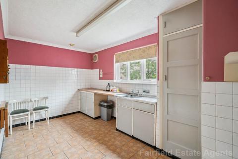 3 bedroom end of terrace house for sale, Muirfield Road, Watford