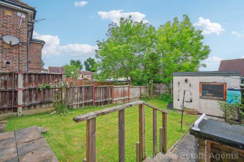 3 bedroom end of terrace house for sale, Muirfield Road, Watford