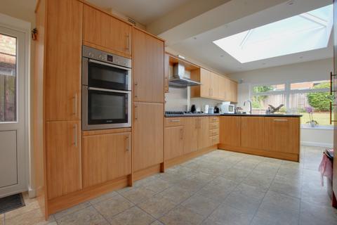 27 Auriol Drive, Havant, PO9 3LS