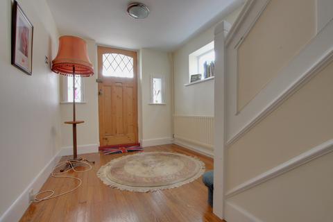 27 Auriol Drive, Havant, PO9 3LS