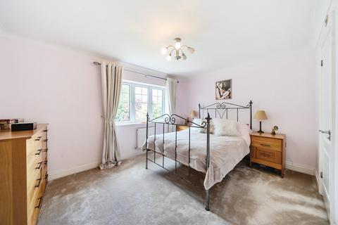 4 bedroom detached house for sale, Inhams Road, Holybourne, Alton, Hampshire, GU34