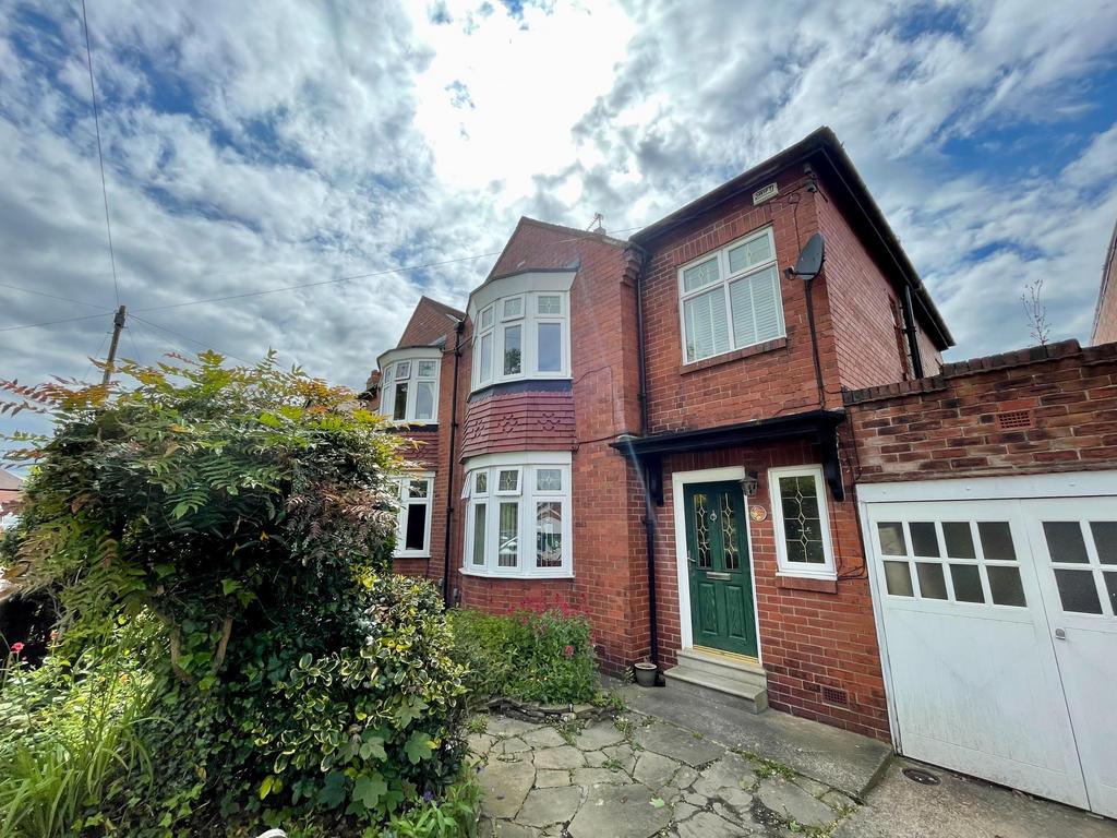 Gretna Road, Denton Burn, Newcastle... 3 bed semidetached house for