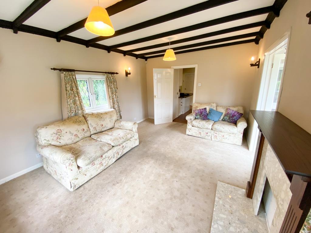 Riverside, StainesuponThames TW18 3 bed detached house for sale £