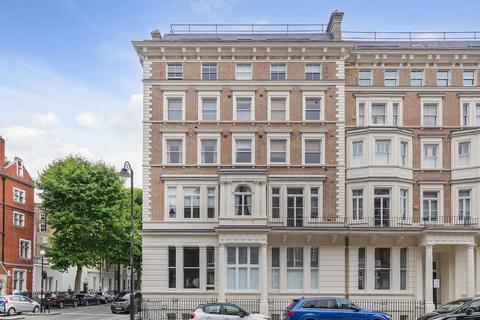 3 bedroom flat for sale, Harrington Gardens, South Kensington SW7