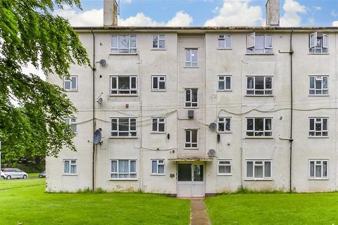 2 bedroom flat for sale, Wallis Avenue, Maidstone, Kent