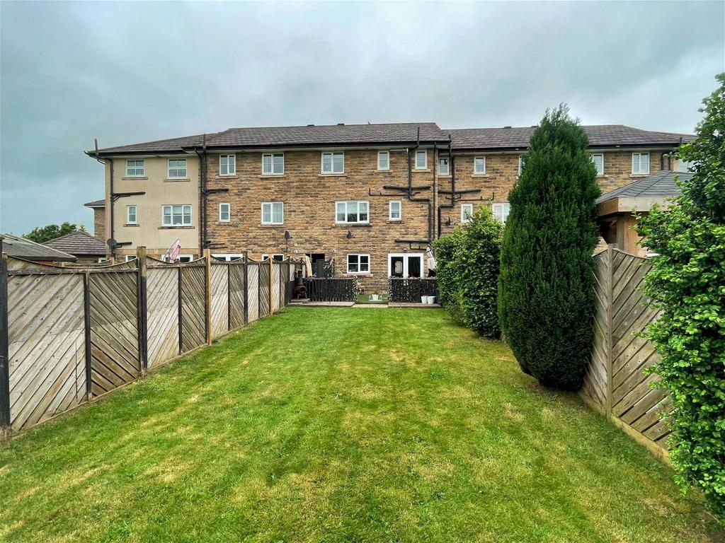Baildon Way, Skelmanthorpe... 4 bed townhouse for sale £320,000