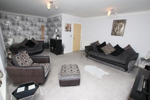 4 bedroom townhouse for sale, Baildon Way, Skelmanthorpe, Huddersfield, HD8 9GY