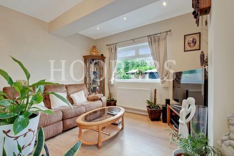 2 bedroom maisonette for sale, Crouch Road, London, NW10