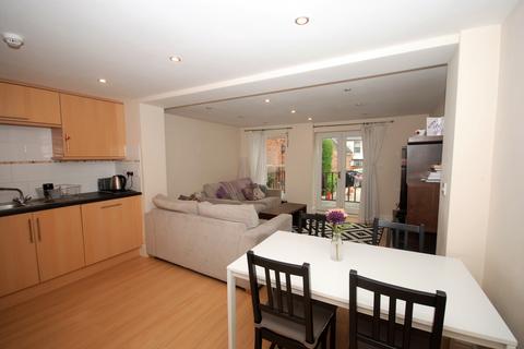 2 bedroom apartment to rent, 2, 5 Milverton Terrace, Leamington Spa, CV32
