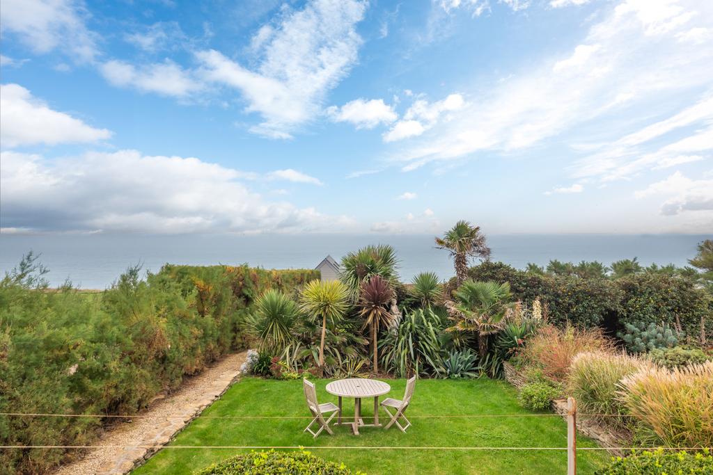 Garden &amp; View