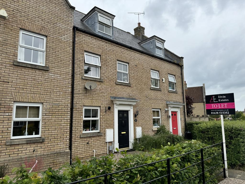 Columbine Road, Ely, Cambs, CB6 3 bed terraced house to rent £1,300