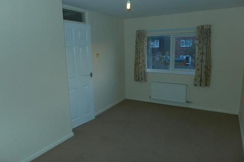 3 bedroom terraced house to rent, Downing Close, Mildenhall, IP28